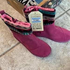 NEW Toms boots